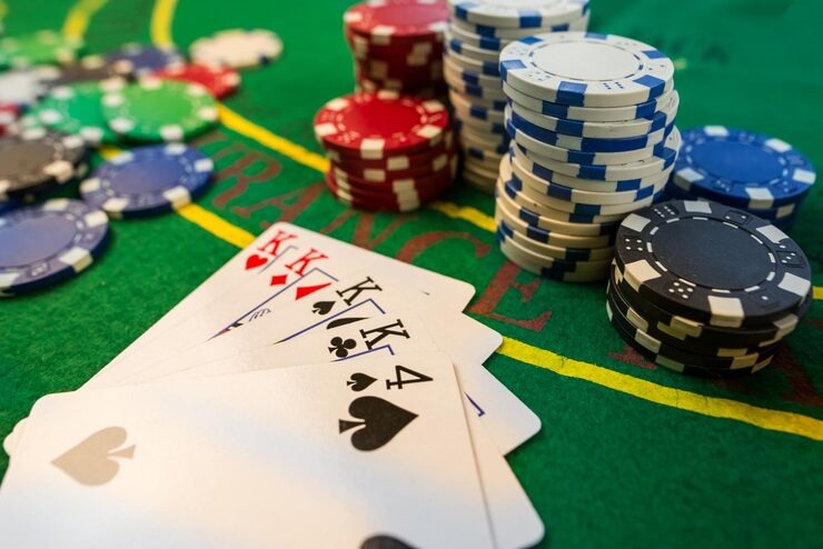 Live roulette and baccarat studio interface for Joker Gaming